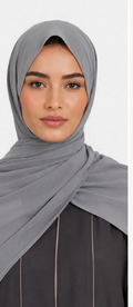 NORANA Crepe Hijab on model